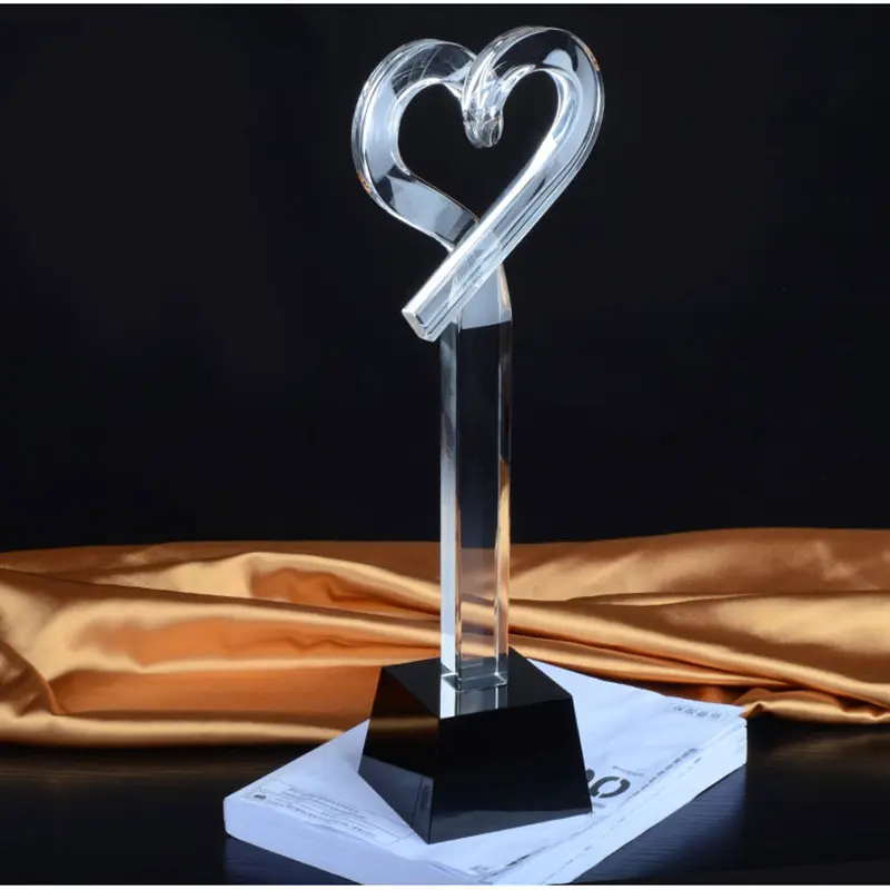 Cúp pha lê trái tim mã 010