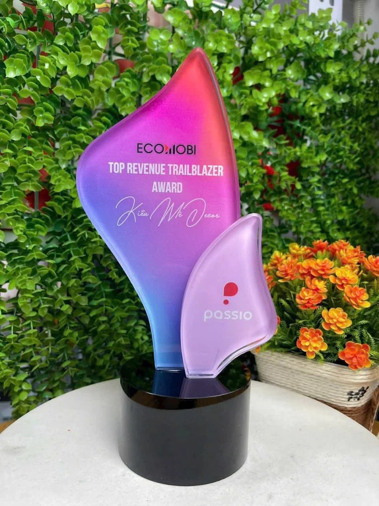 Cúp pha lê mã 040