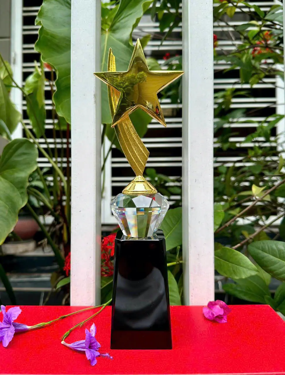 Cúp pha lê ngôi sao mã 043