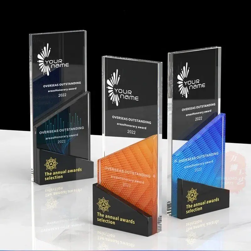 Cúp pha lê hình chữ nhật đế đen mã 272