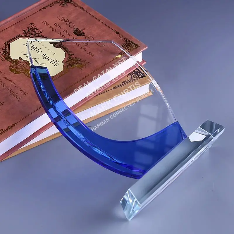 Kỷ niệm chương pha lê càng xanh mã 017