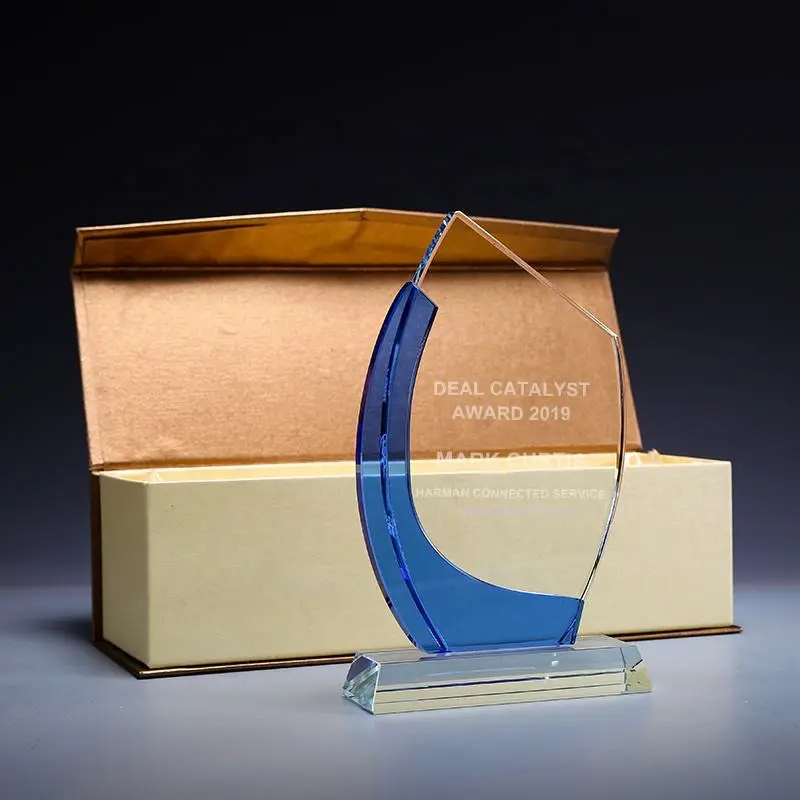 Kỷ niệm chương pha lê càng xanh mã 017