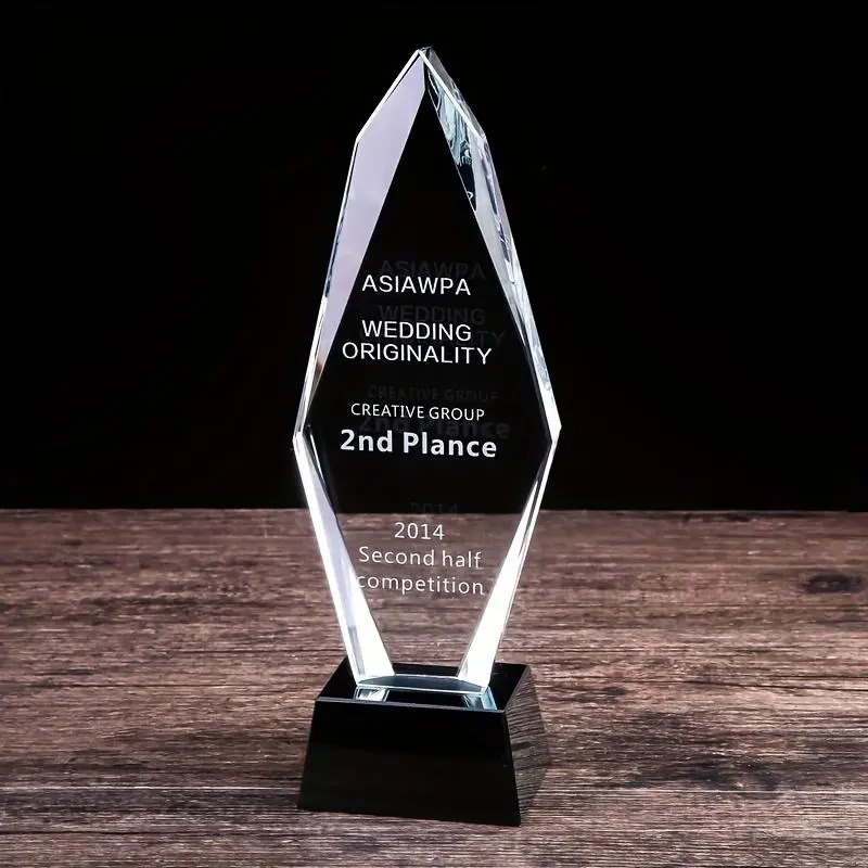 Kỷ niệm chương pha nhọn ngòi bút lê mã 090